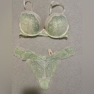 Dream Angels push-up Rhinestone 34dd Victoria secret bra